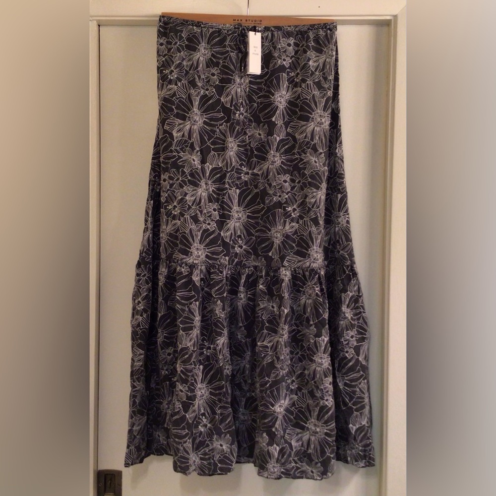 UNSUBSCRIBED/ Silk Black & White Floral Maxi Skirt - Sz M - NWT